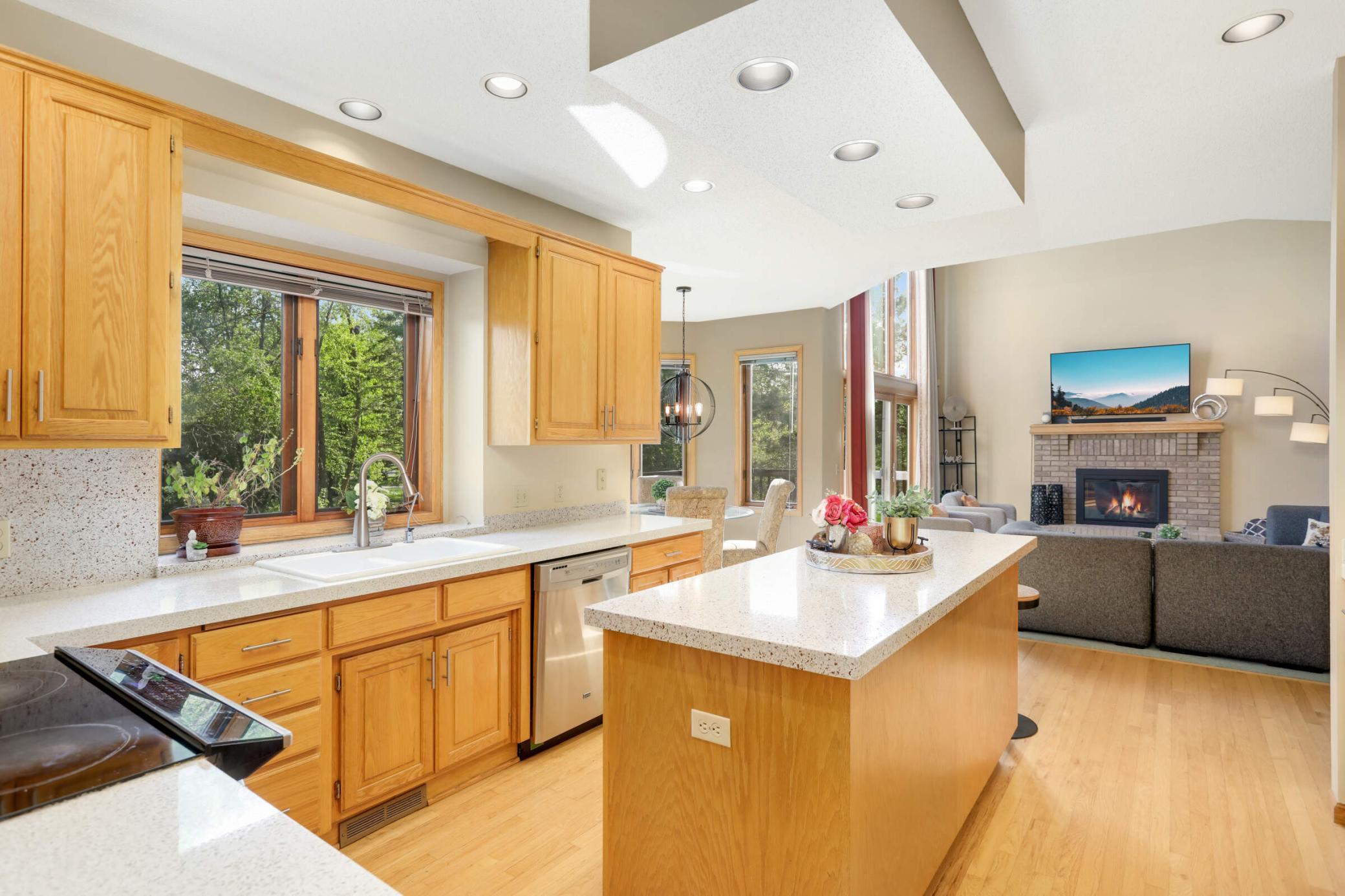 5732 Pond Court