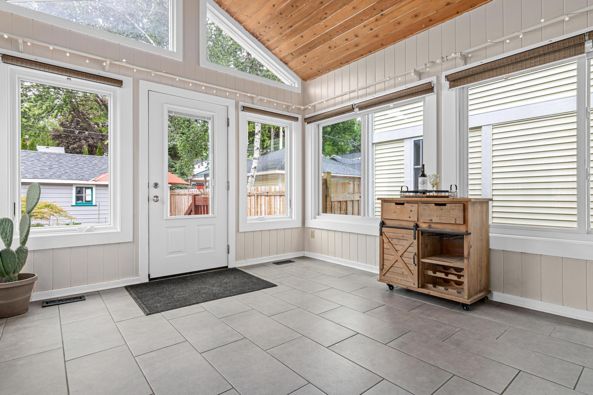 1391 Jefferson Avenue