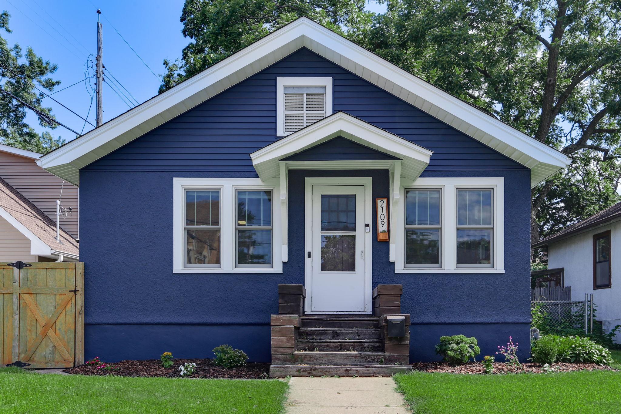 2109 E 38th Street