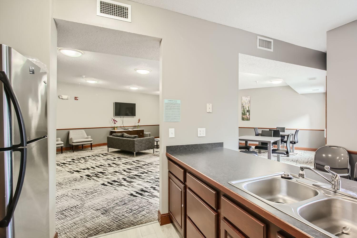 4824 E 53rd Street Unit: 410