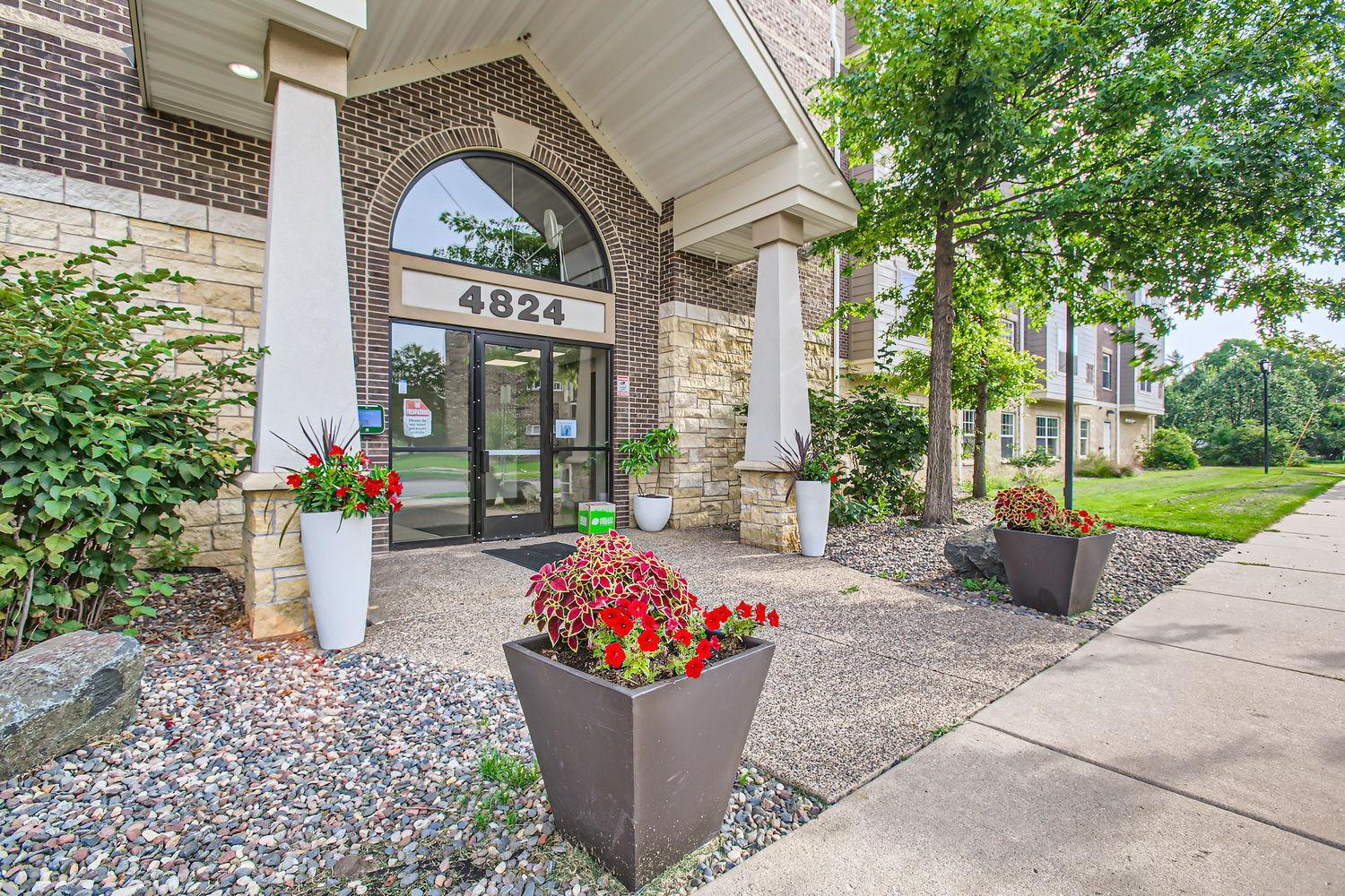 4824 E 53rd Street Unit: 410