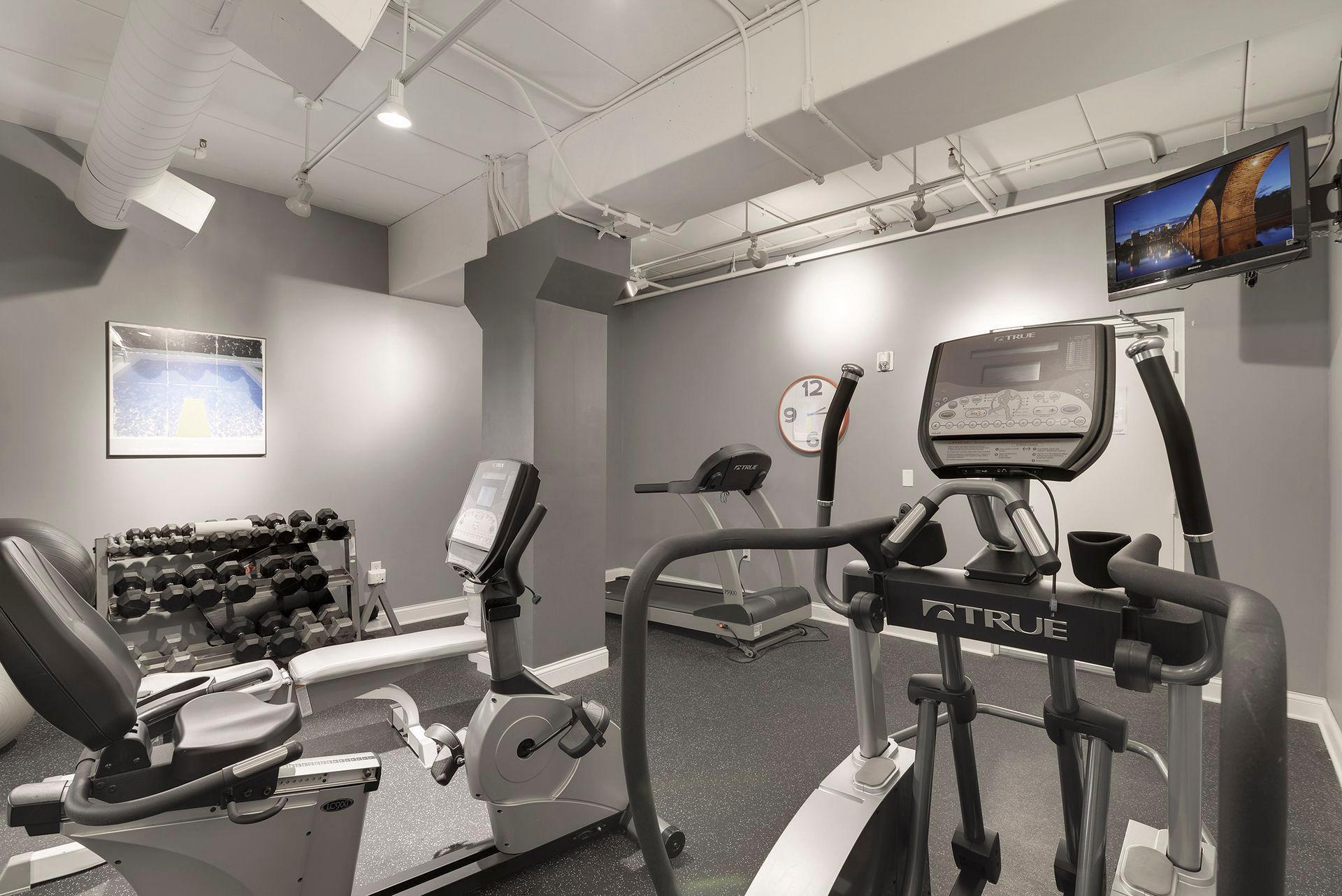 301 Oak Grove Street Unit: 214