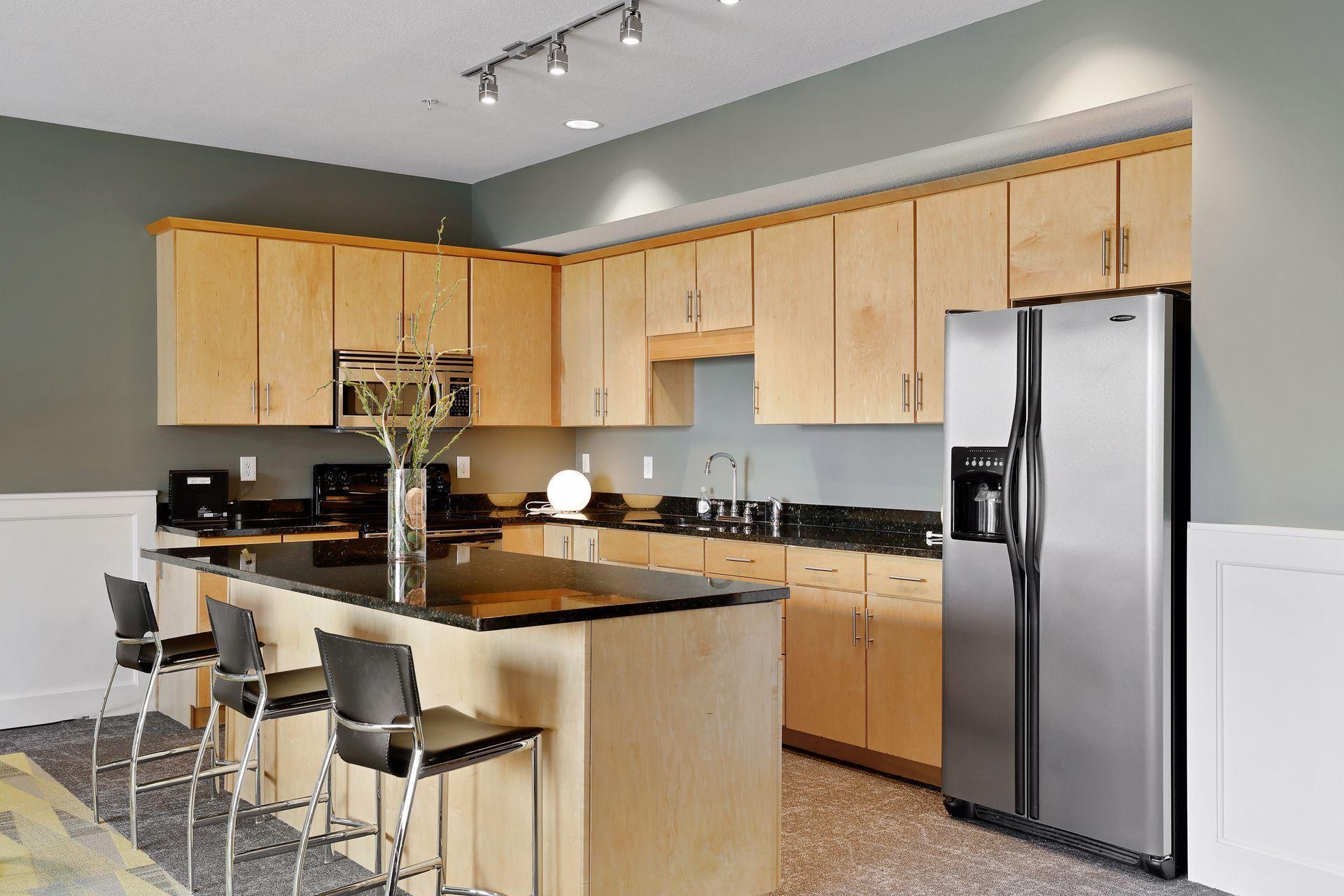 301 Oak Grove Street Unit: 214