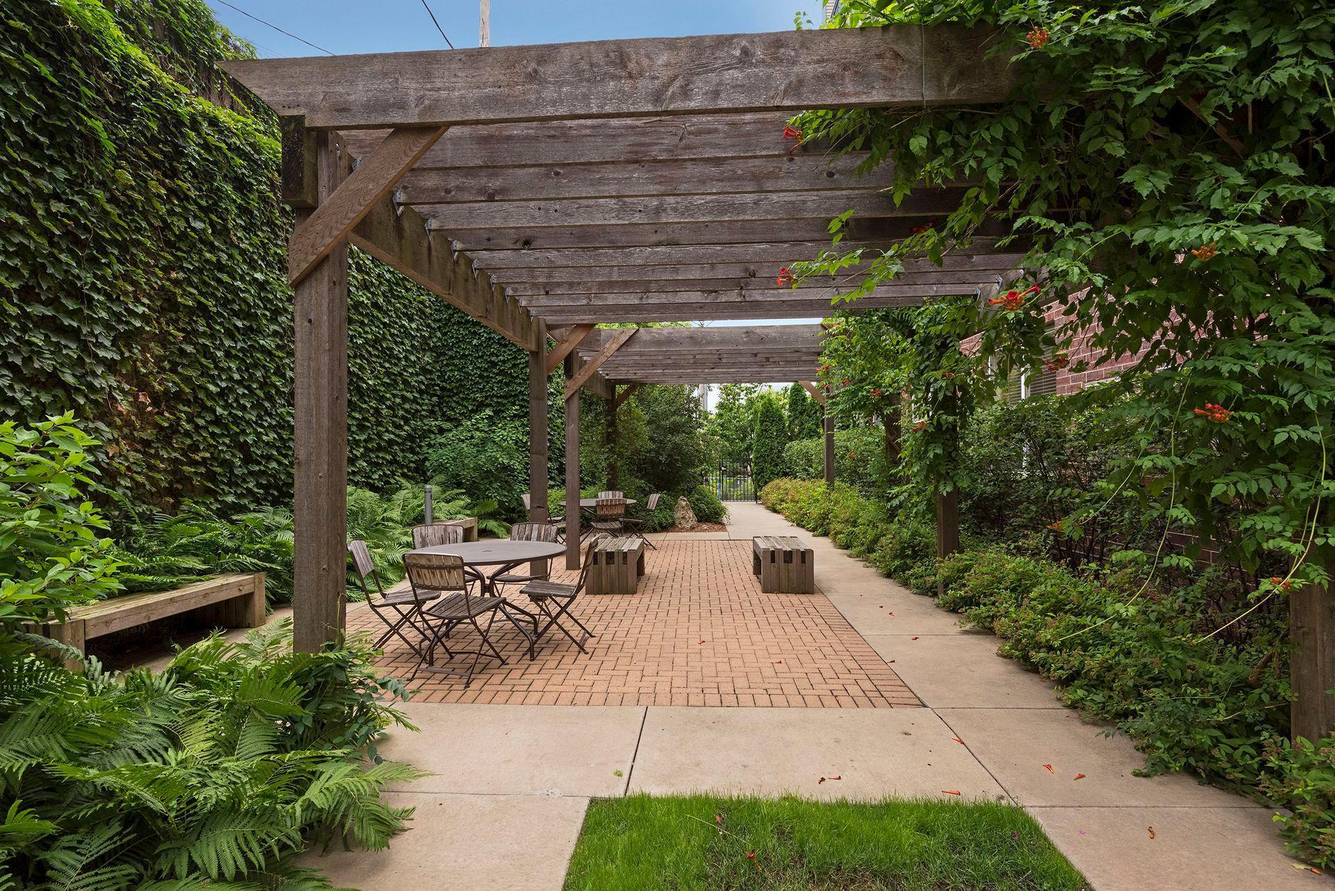 301 Oak Grove Street Unit: 214