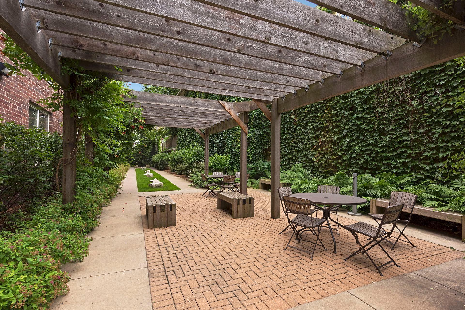 301 Oak Grove Street Unit: 214