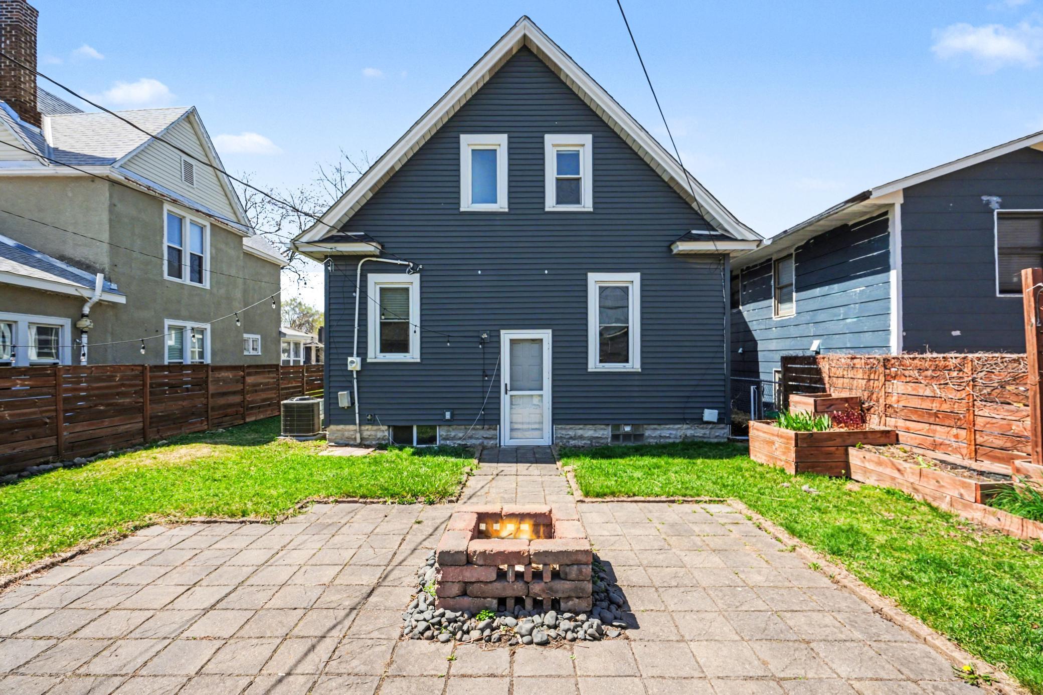 2411 Grand Street NE