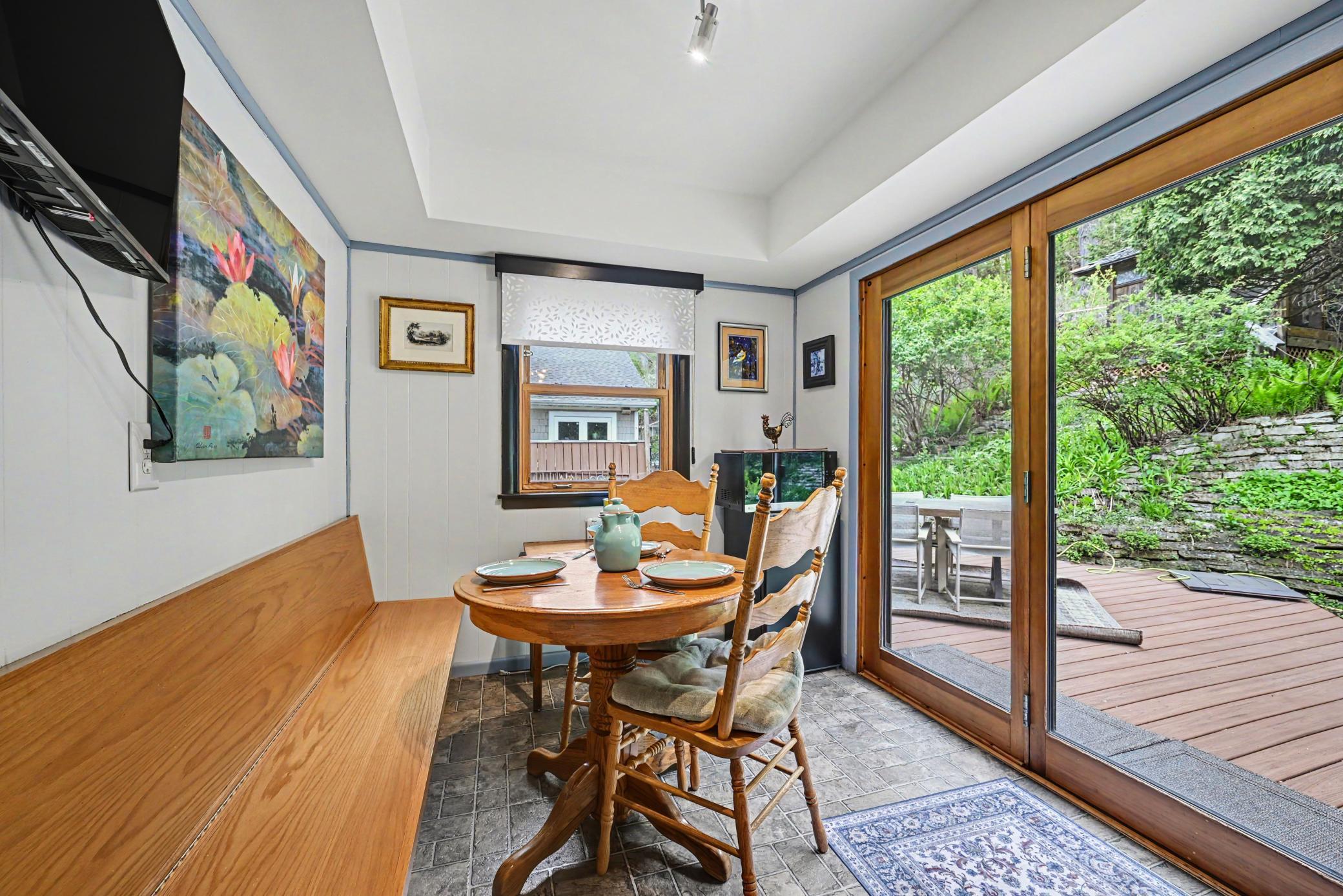 885 Old Lexington Avenue