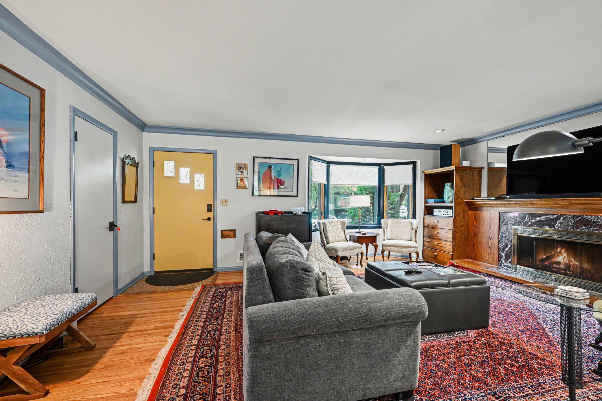 885 Old Lexington Avenue