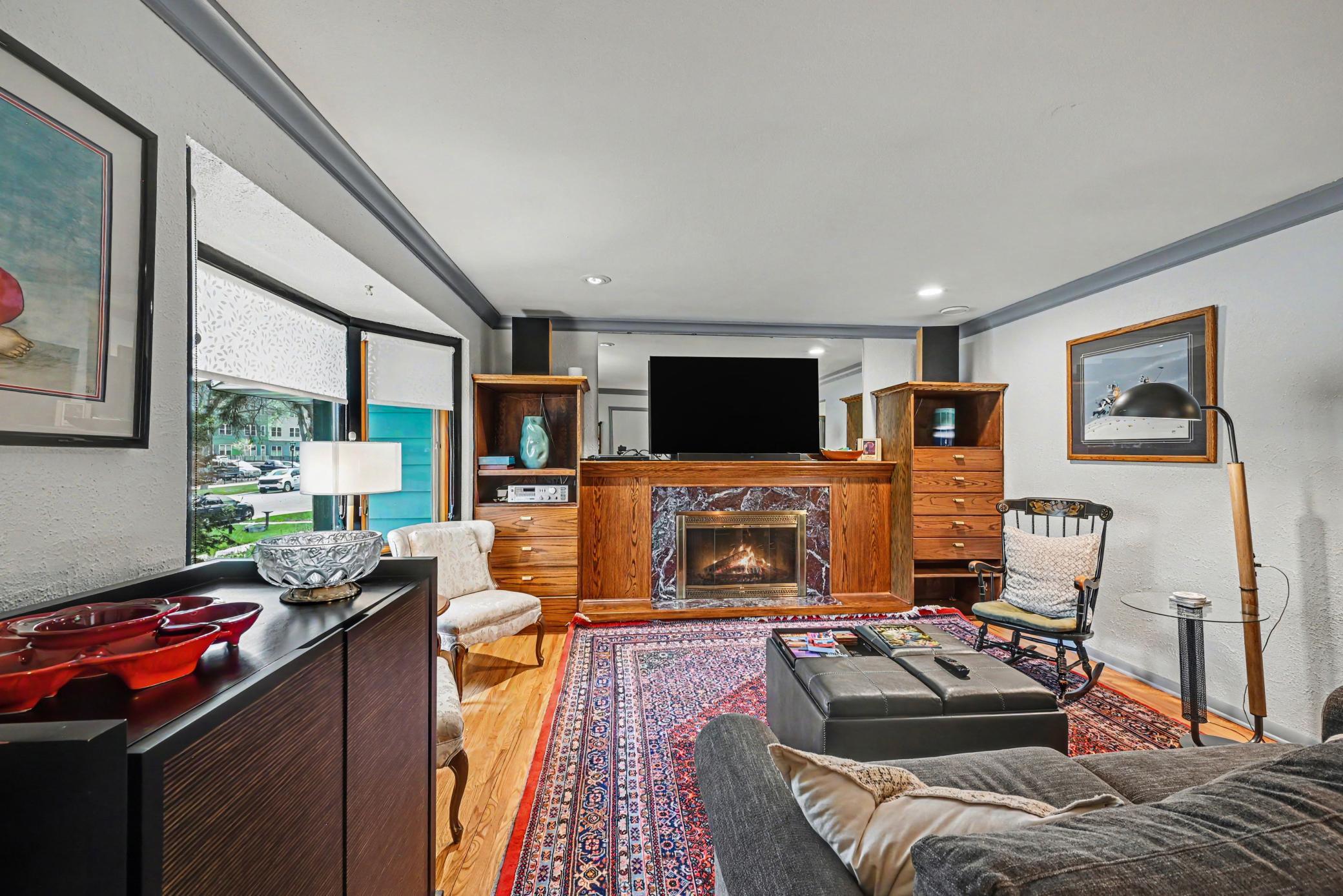 885 Old Lexington Avenue