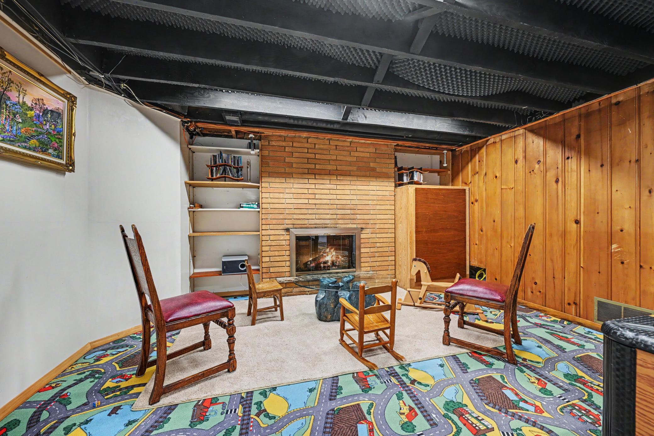 885 Old Lexington Avenue