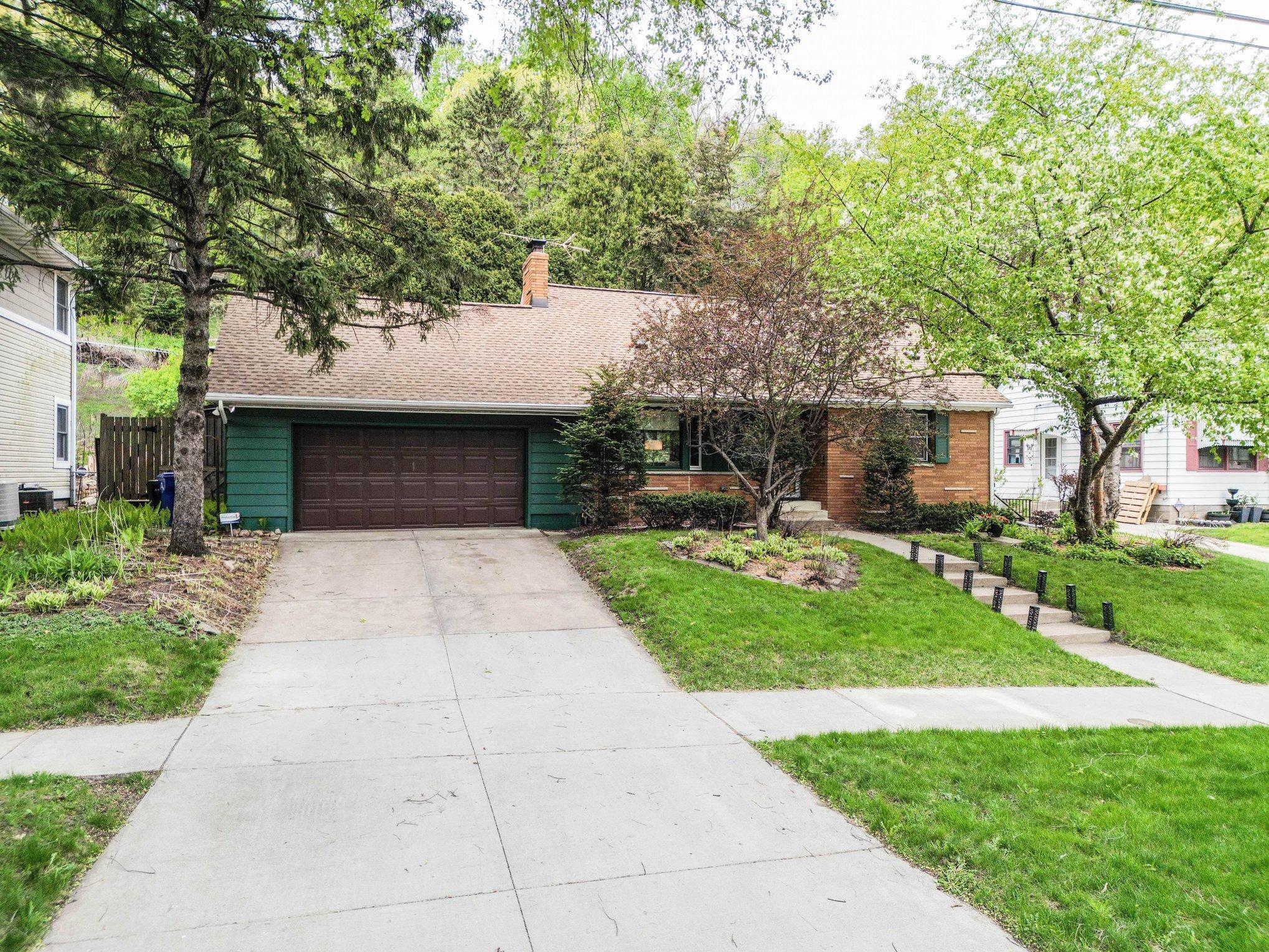 885 Old Lexington Avenue