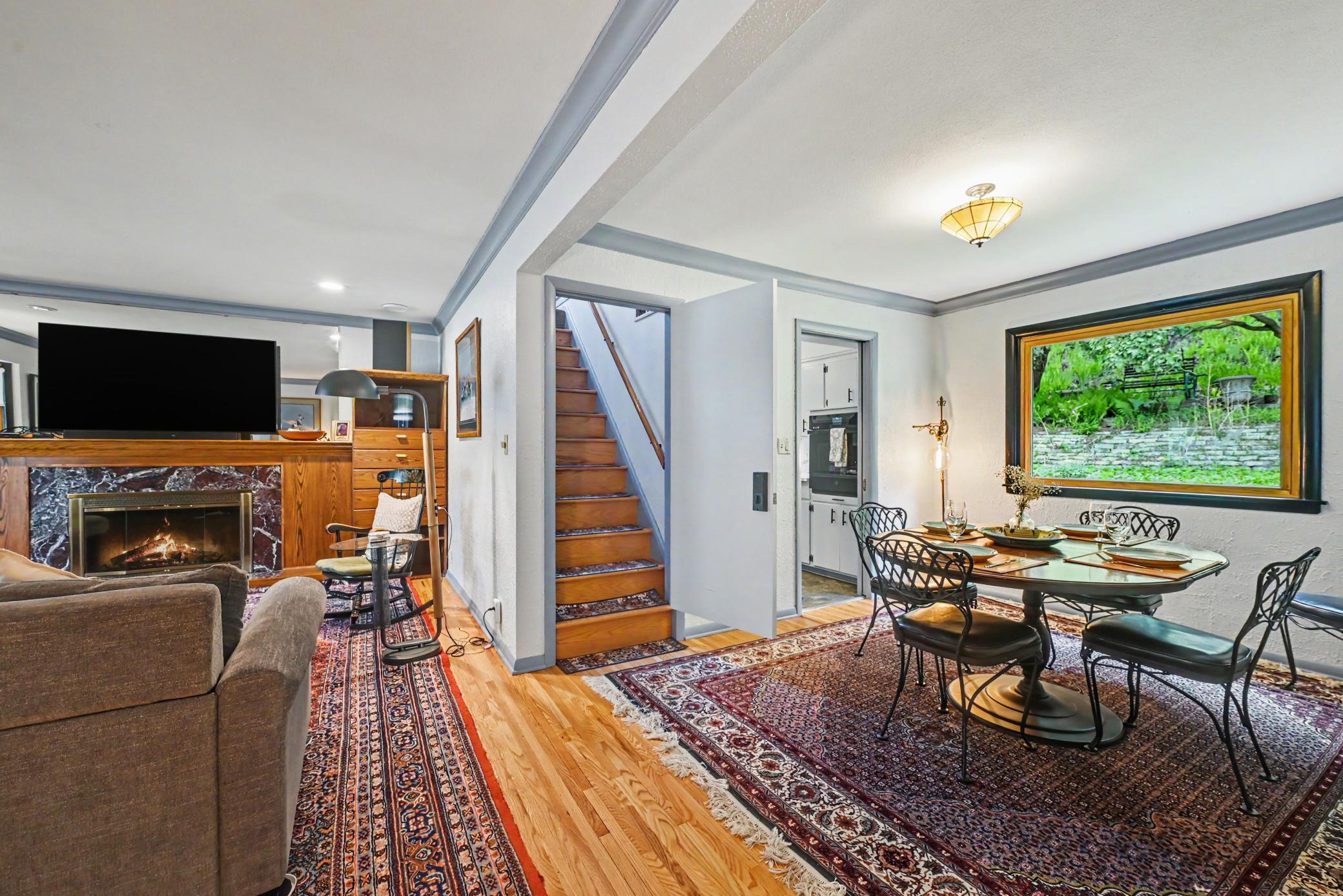 885 Old Lexington Avenue