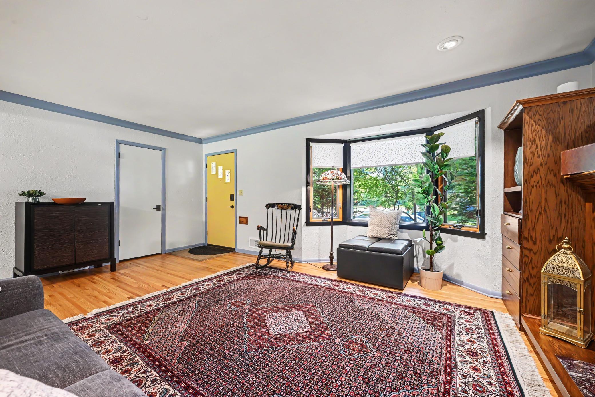 885 Old Lexington Avenue