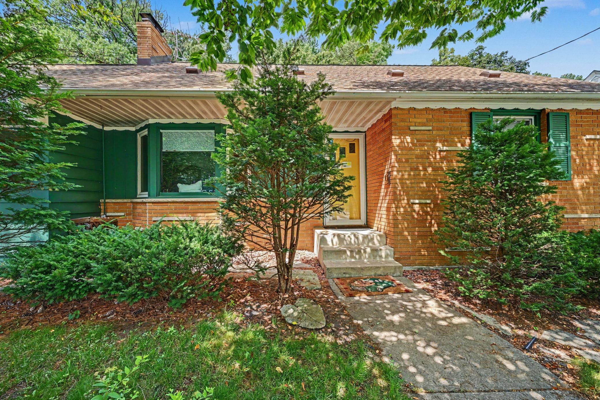 885 Old Lexington Avenue