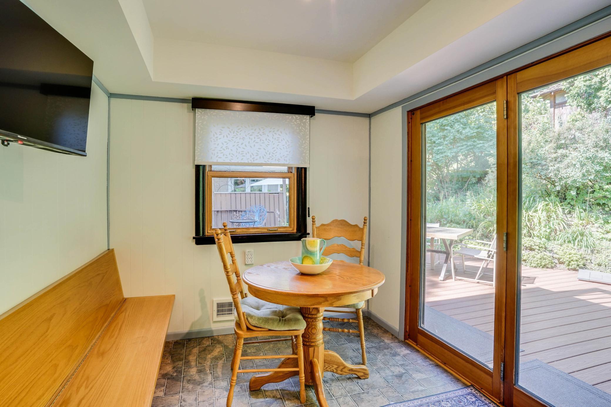 885 Old Lexington Avenue