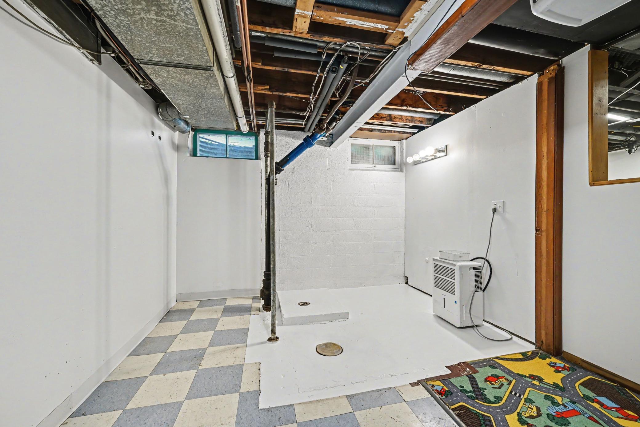 885 Old Lexington Avenue