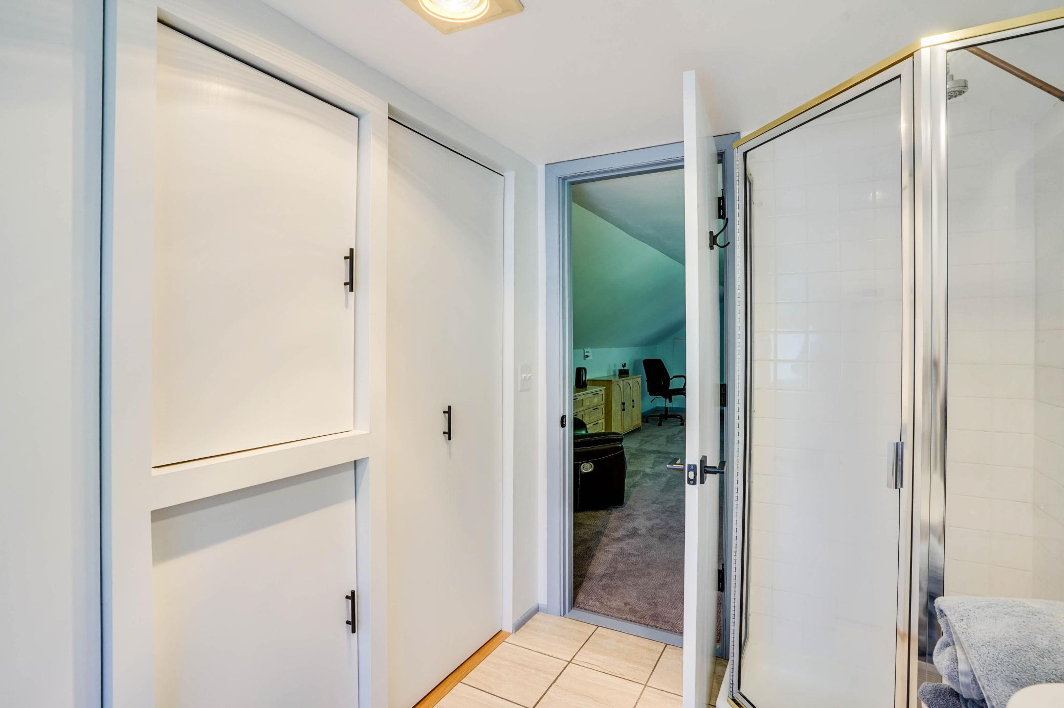 885 Old Lexington Avenue