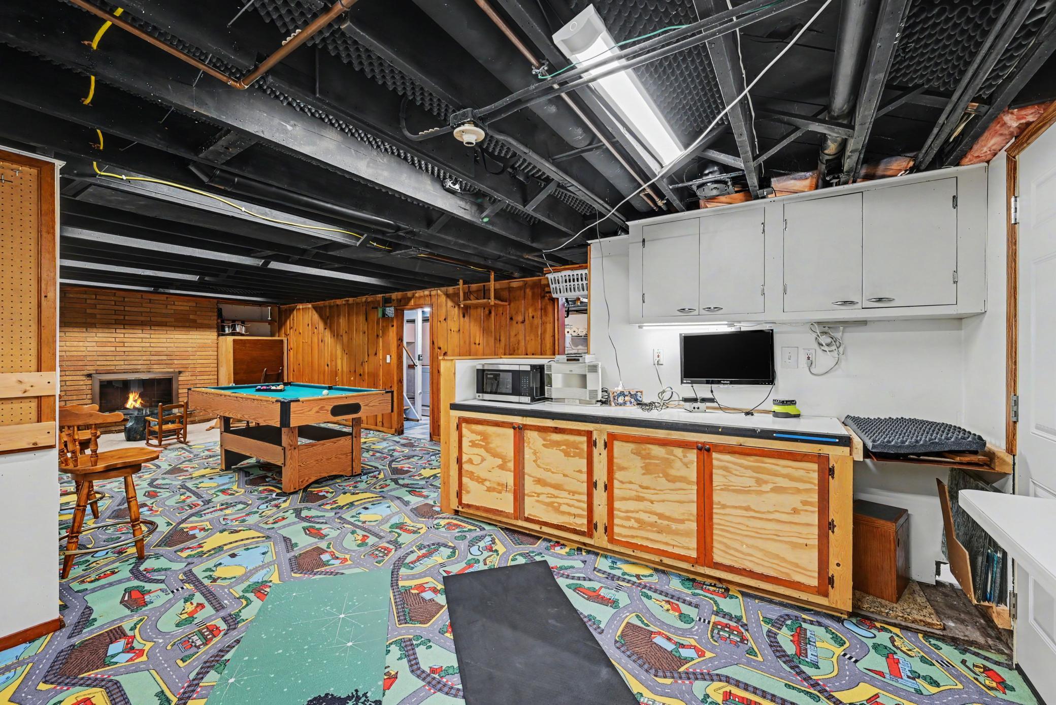 885 Old Lexington Avenue