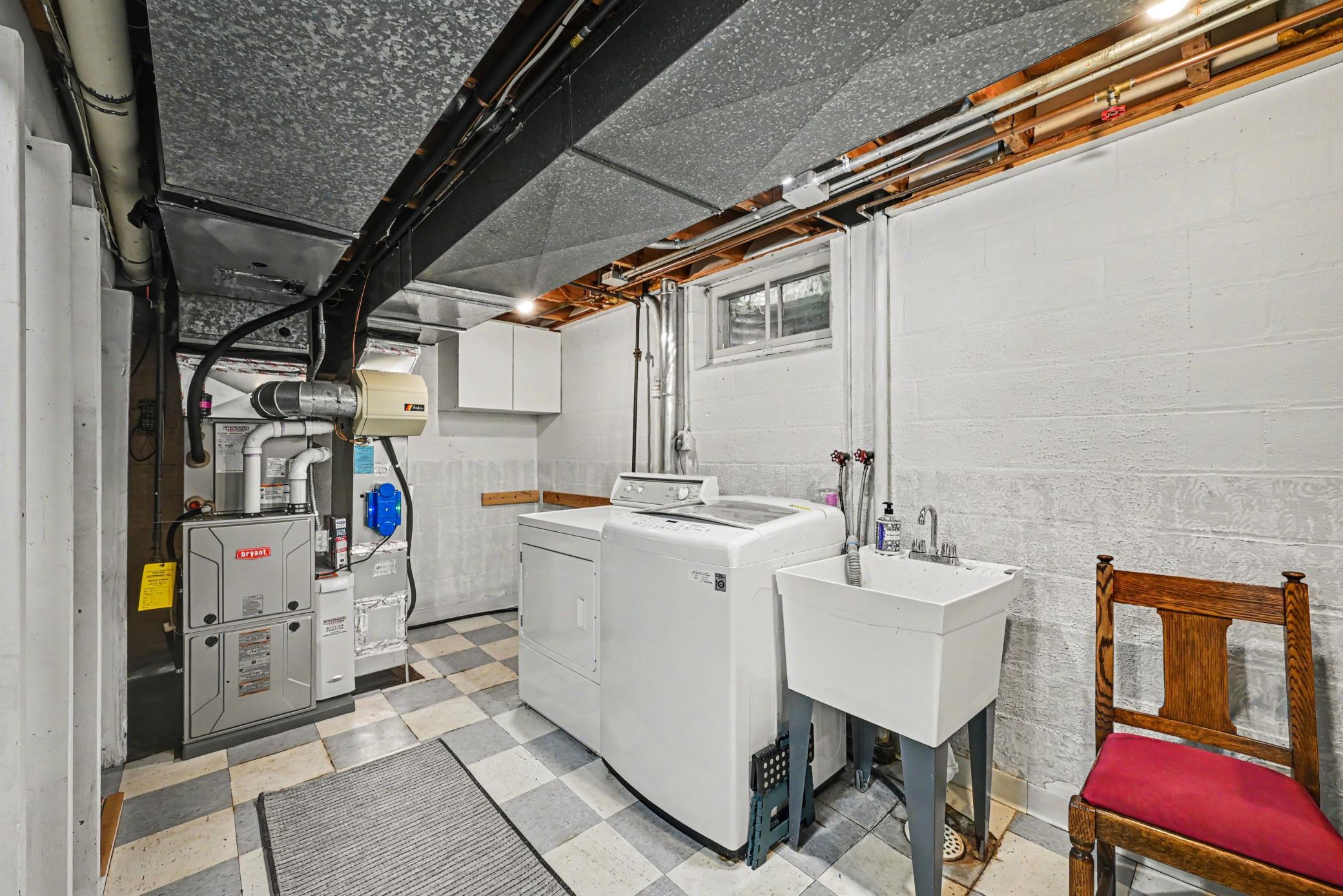 885 Old Lexington Avenue