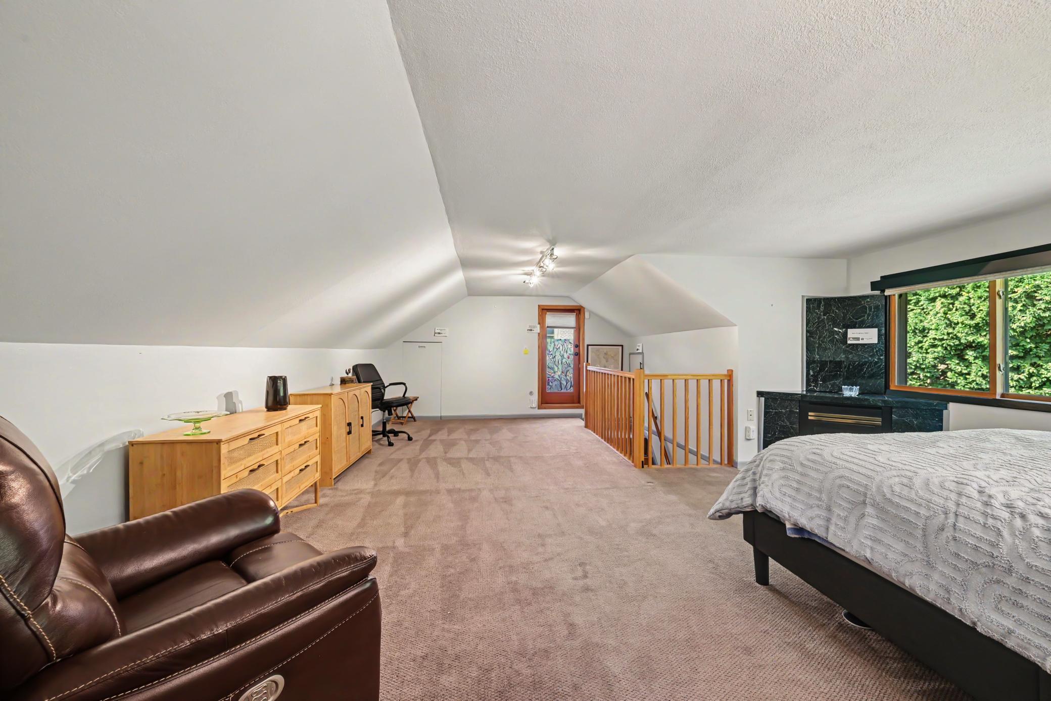 885 Old Lexington Avenue