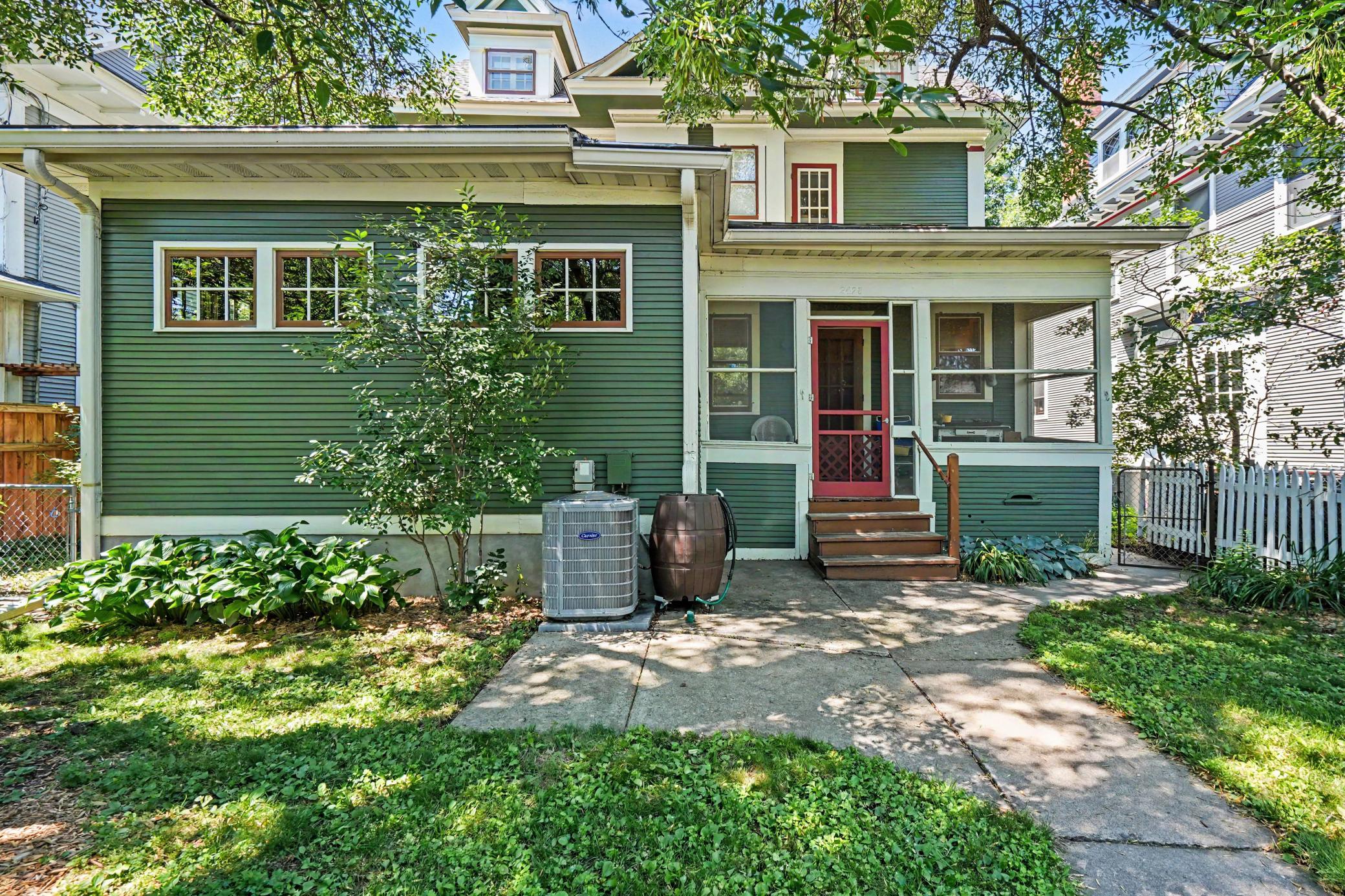 2425 Bryant Avenue S