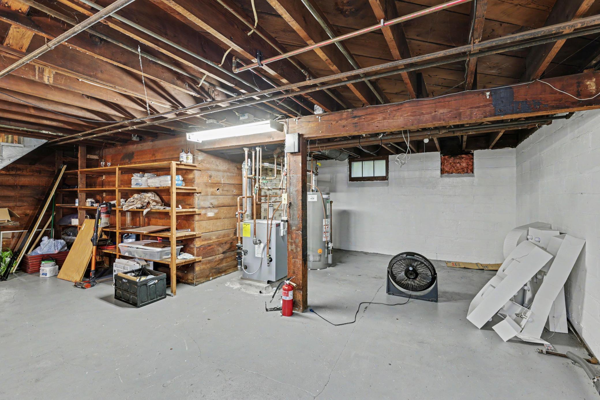 595 Syndicate Street N