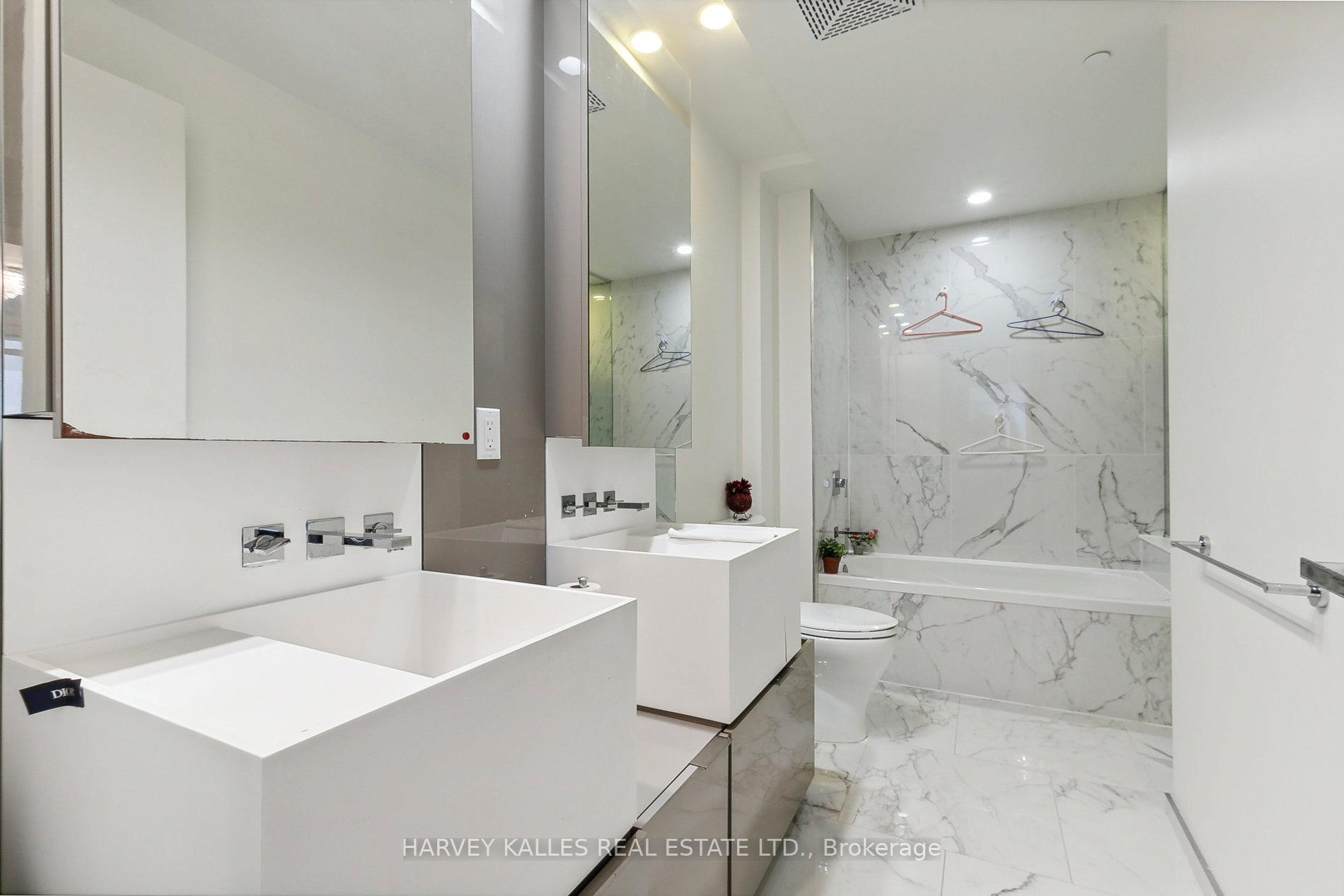 1 Bloor Street E 6801