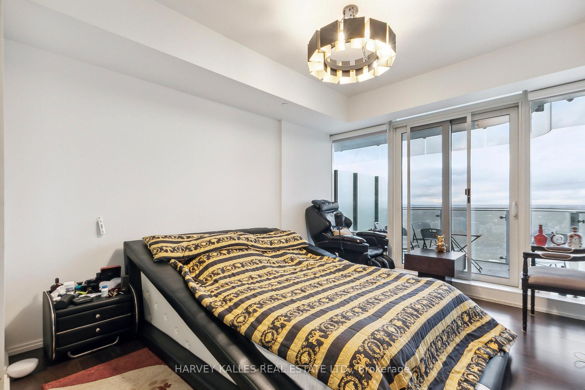 1 Bloor Street E 6801