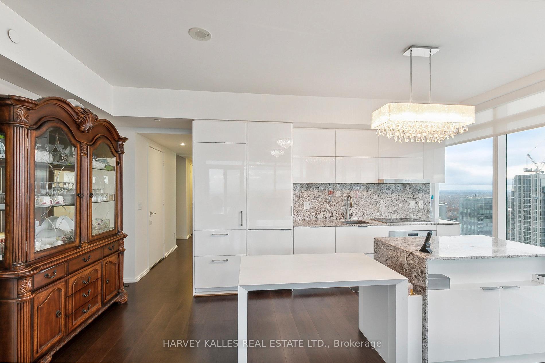 1 Bloor Street E 6801