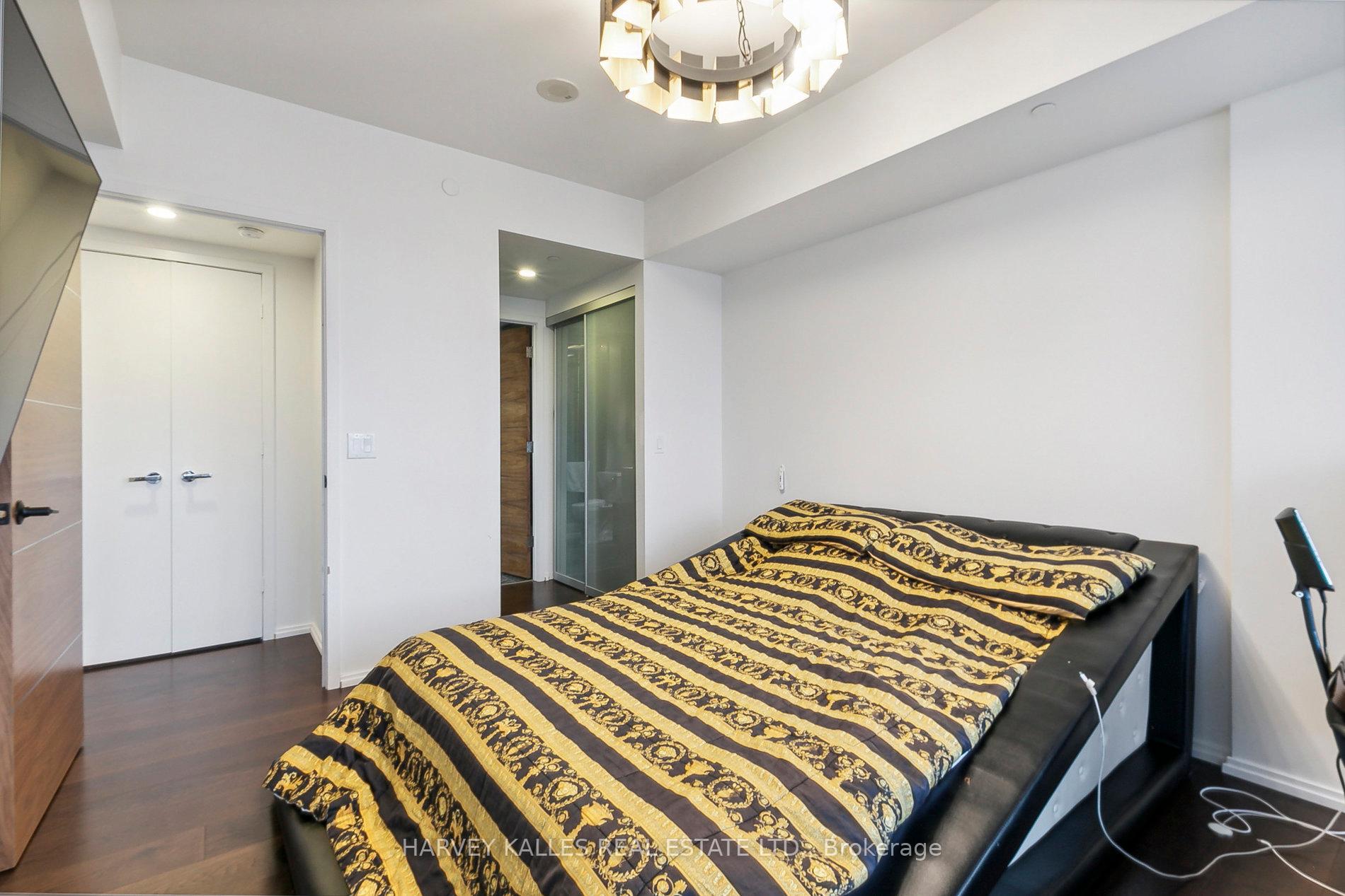 1 Bloor Street E 6801