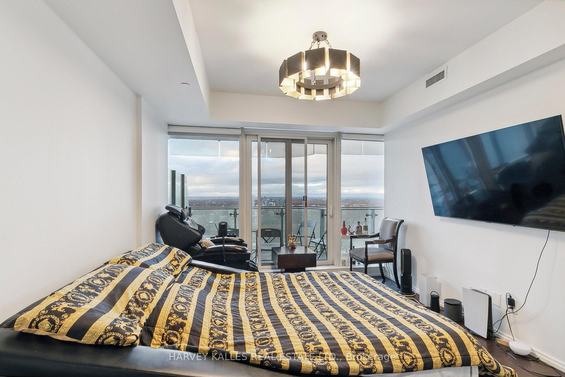 1 Bloor Street E 6801