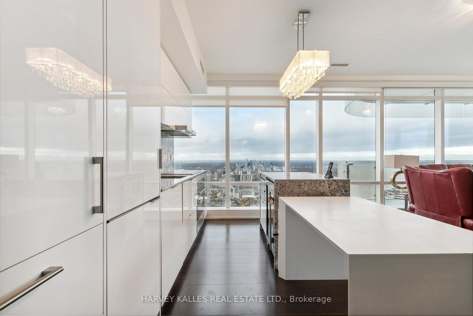 1 Bloor Street E 6801