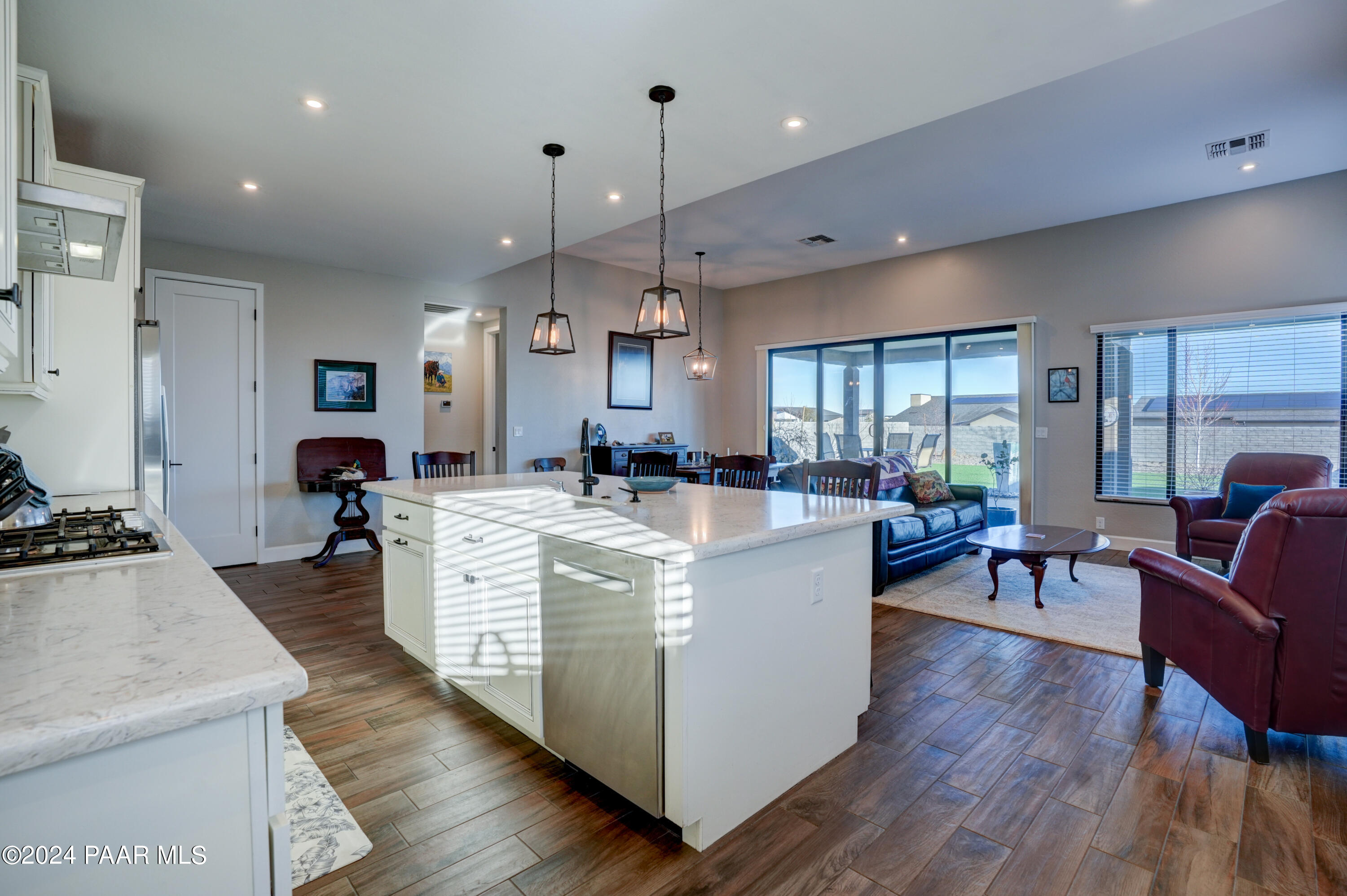 5537 E Killen Loop