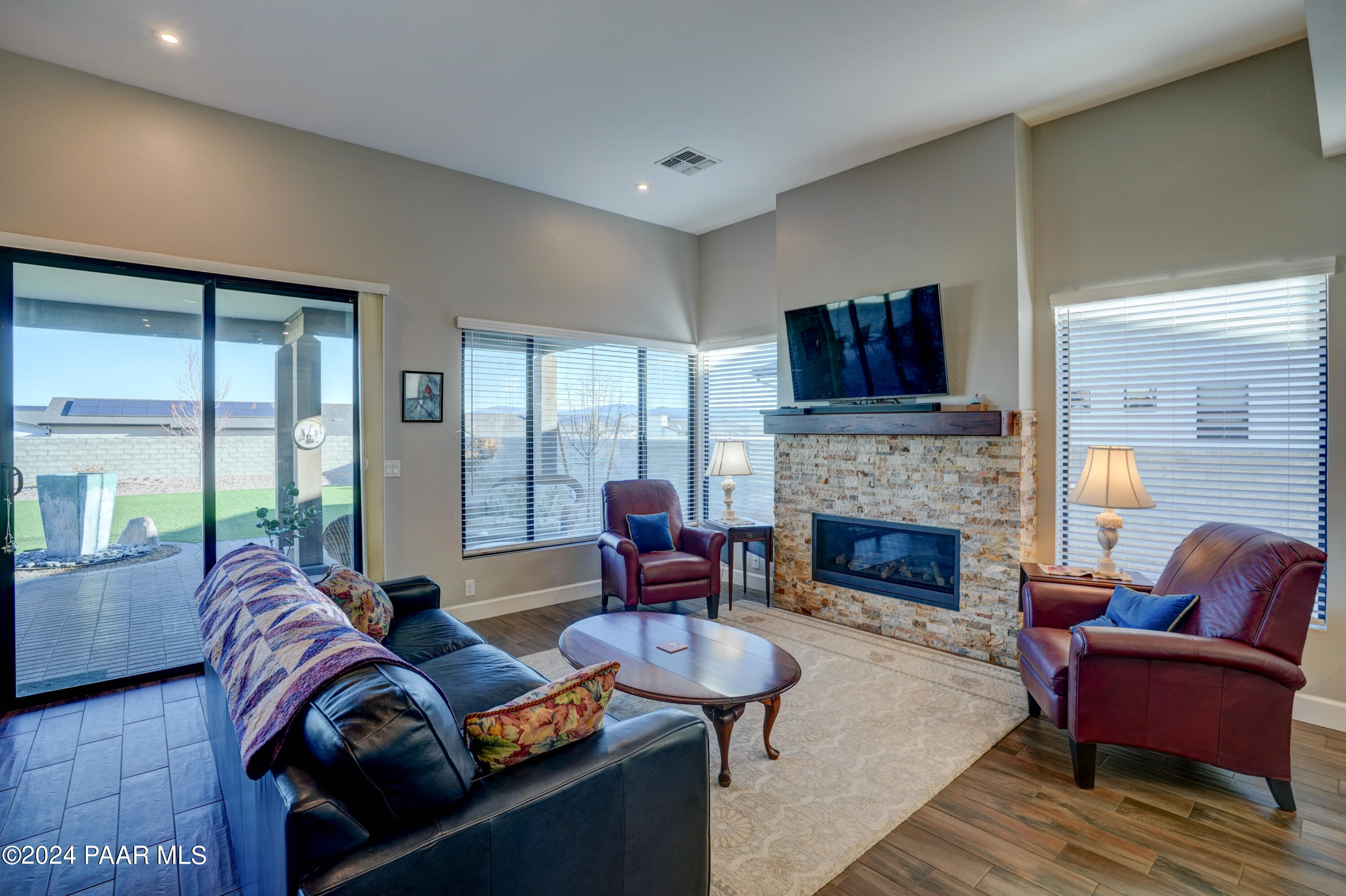 5537 E Killen Loop