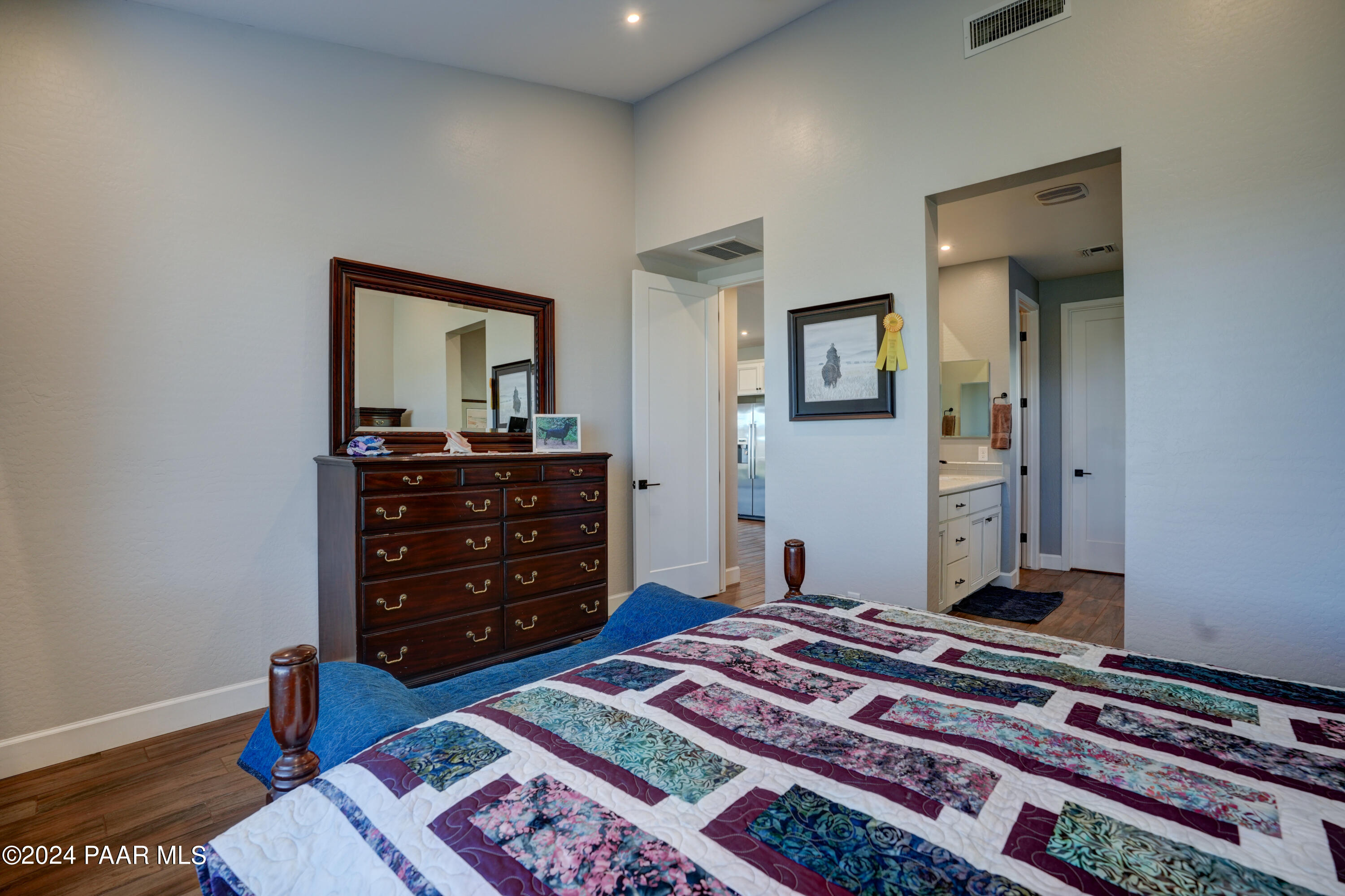 5537 E Killen Loop