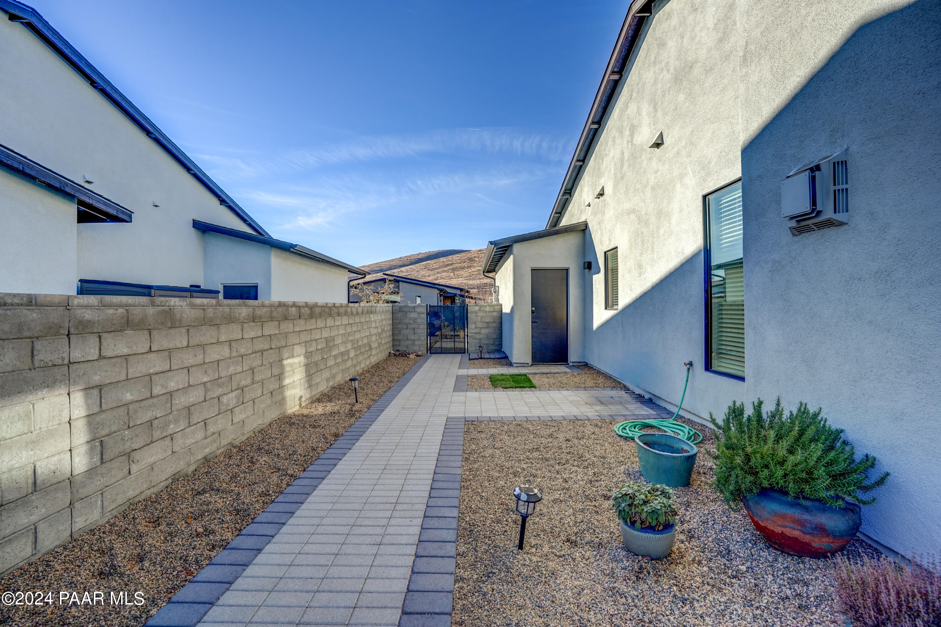 5537 E Killen Loop