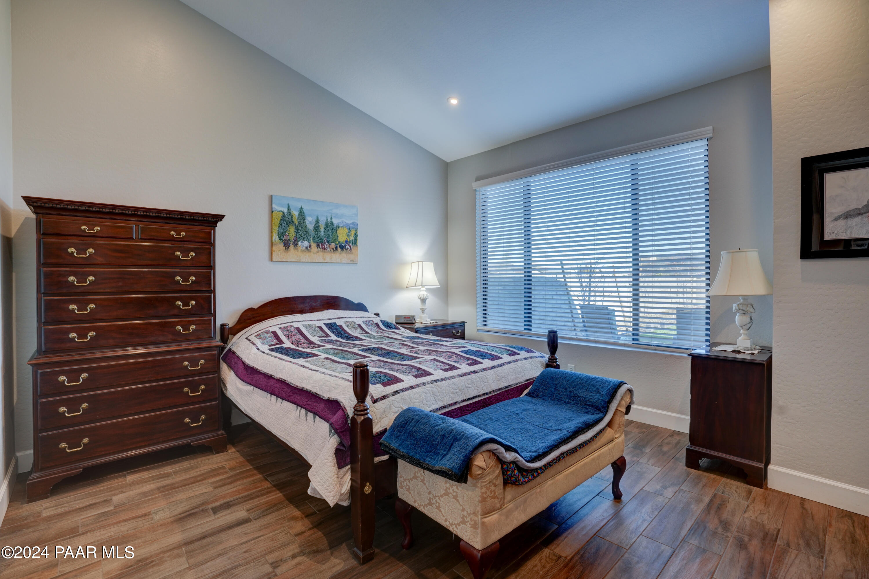 5537 E Killen Loop