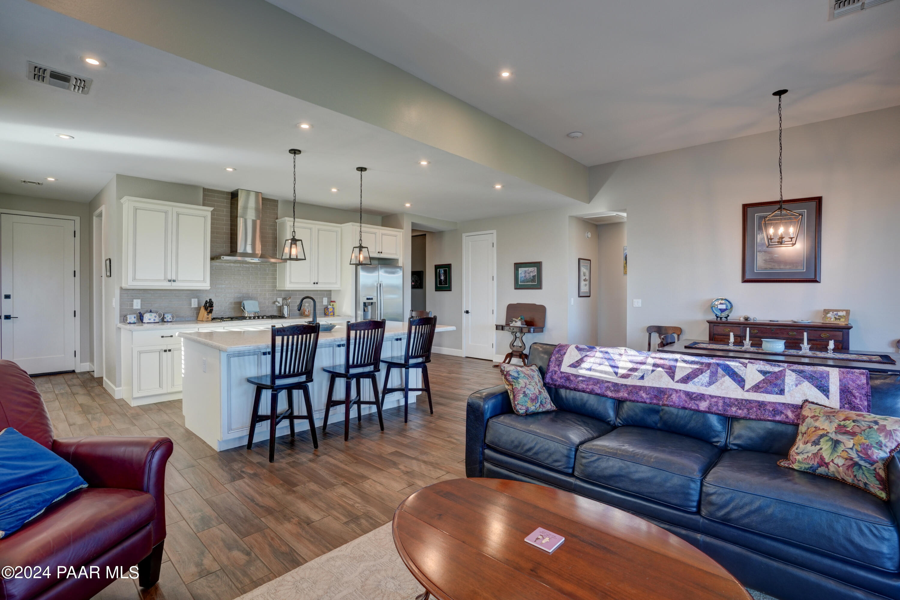 5537 E Killen Loop