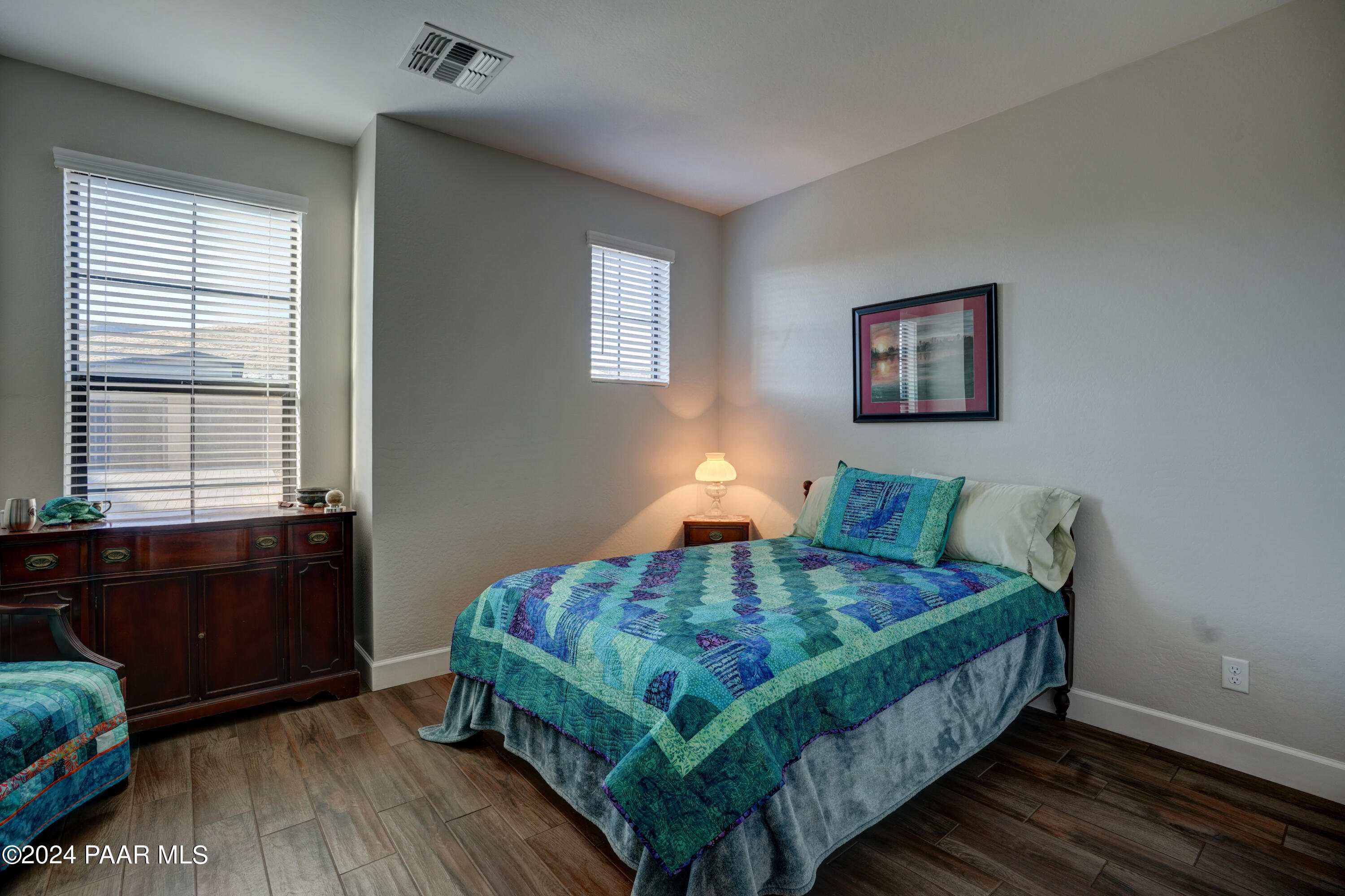 5537 E Killen Loop