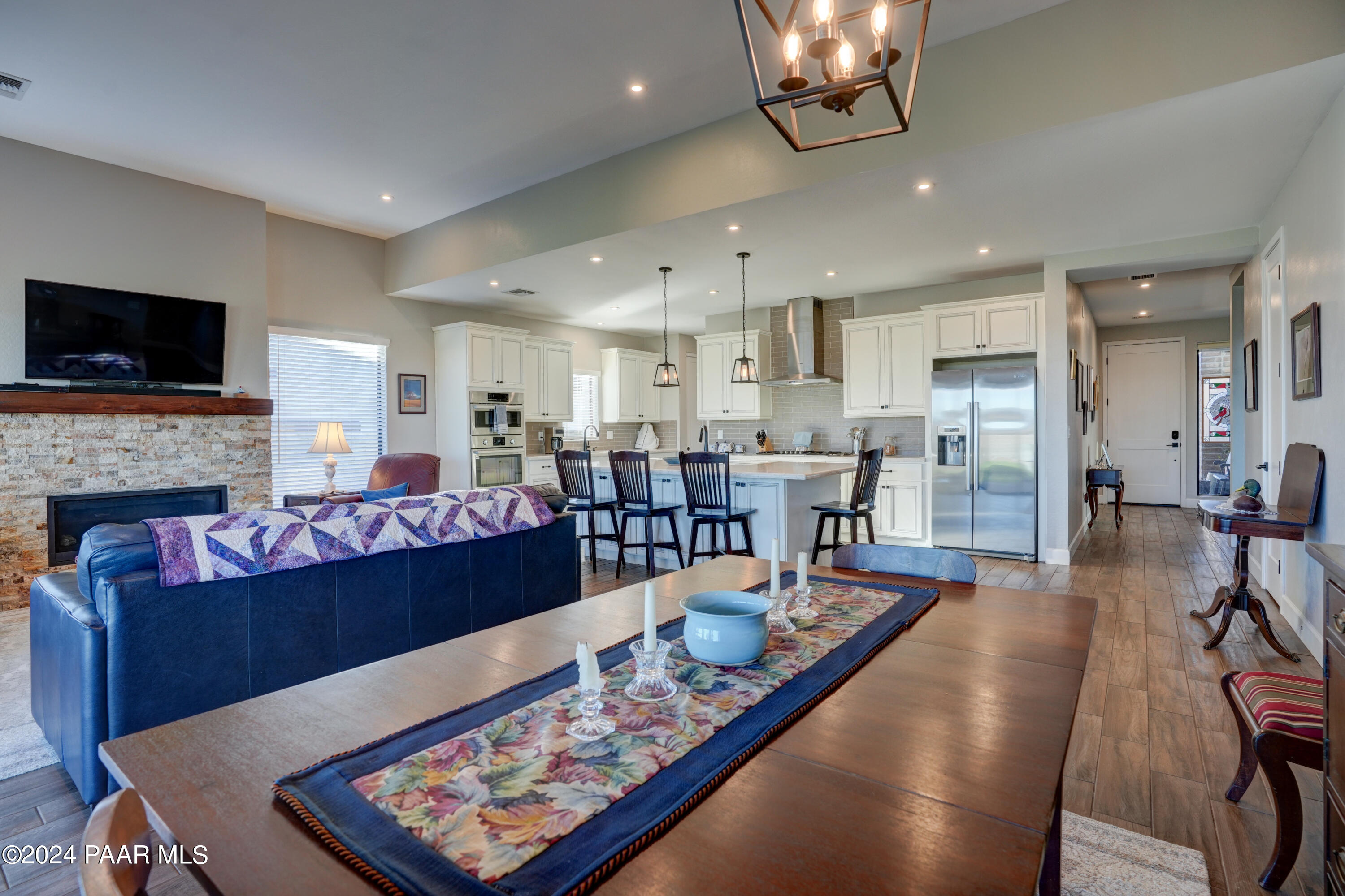 5537 E Killen Loop