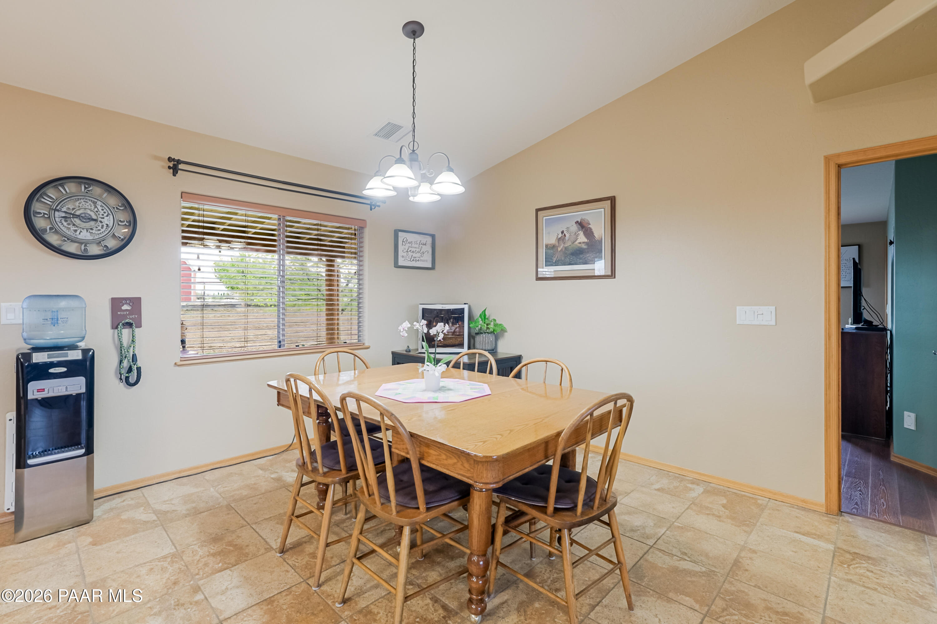 213 N Sycamore Vista Drive