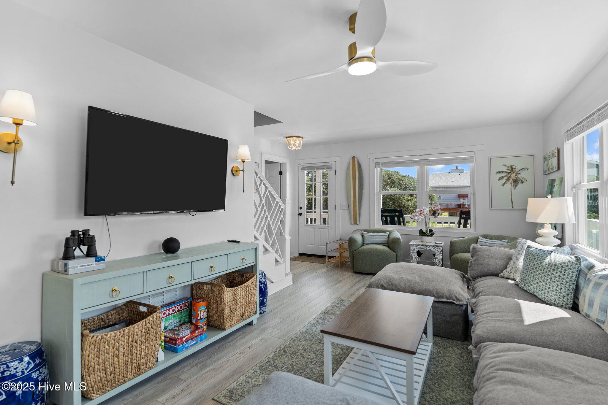 920 E Pelican Drive