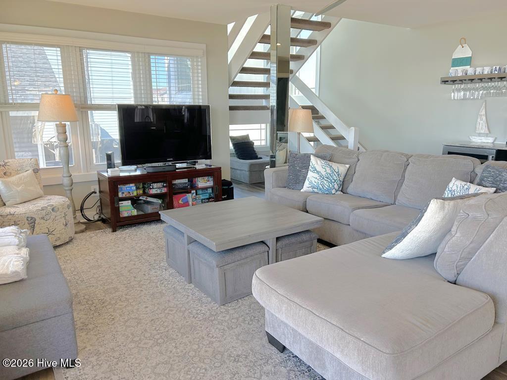 209 W Beach Drive