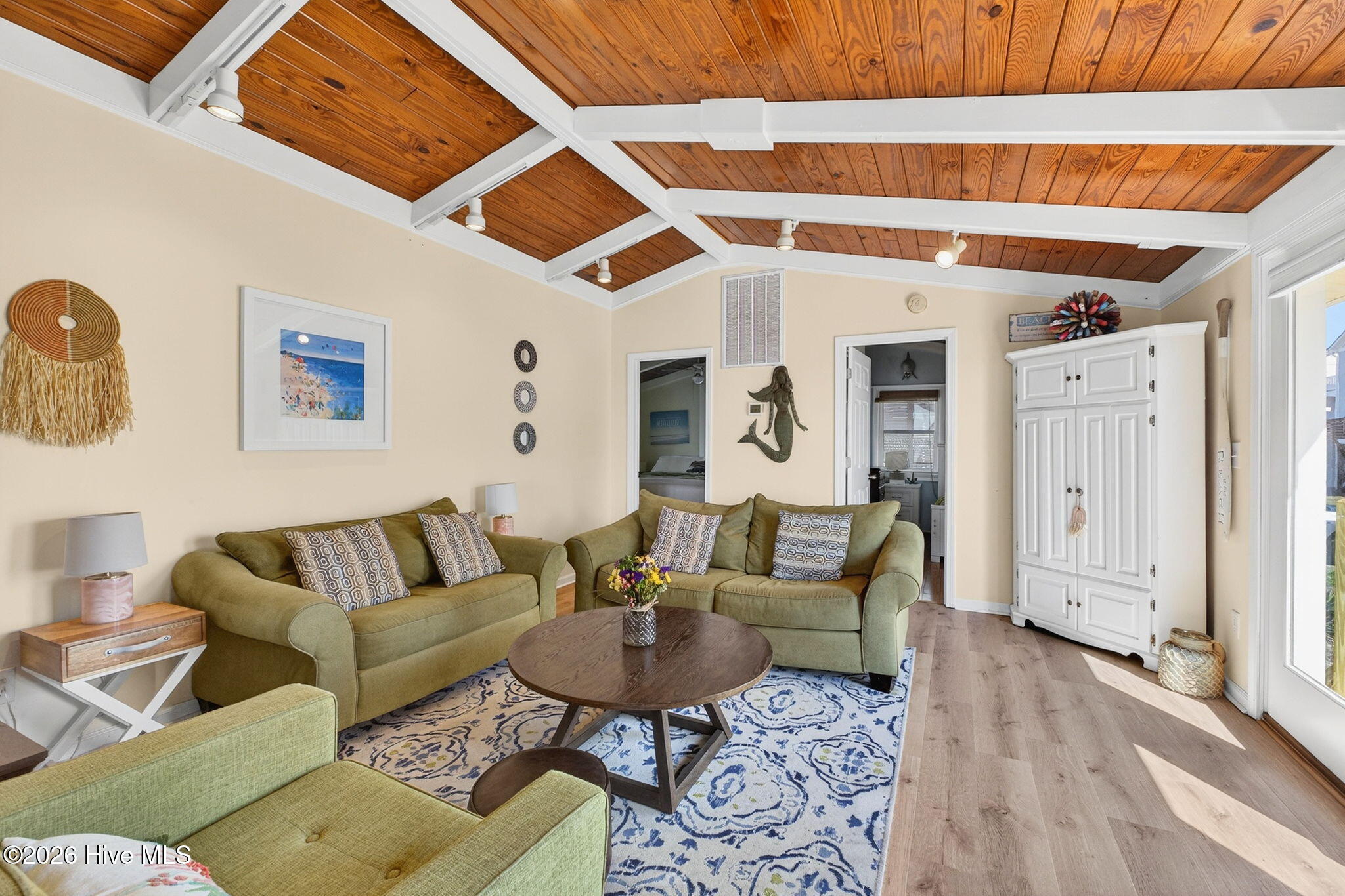 2521 W Beach Drive