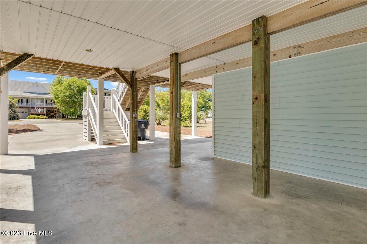 804 E Oak Island Drive