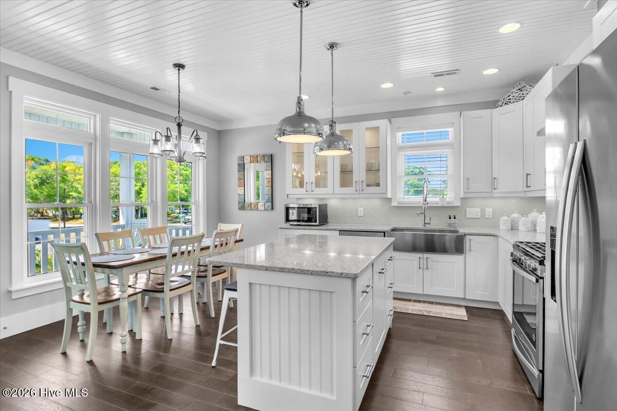 804 E Oak Island Drive