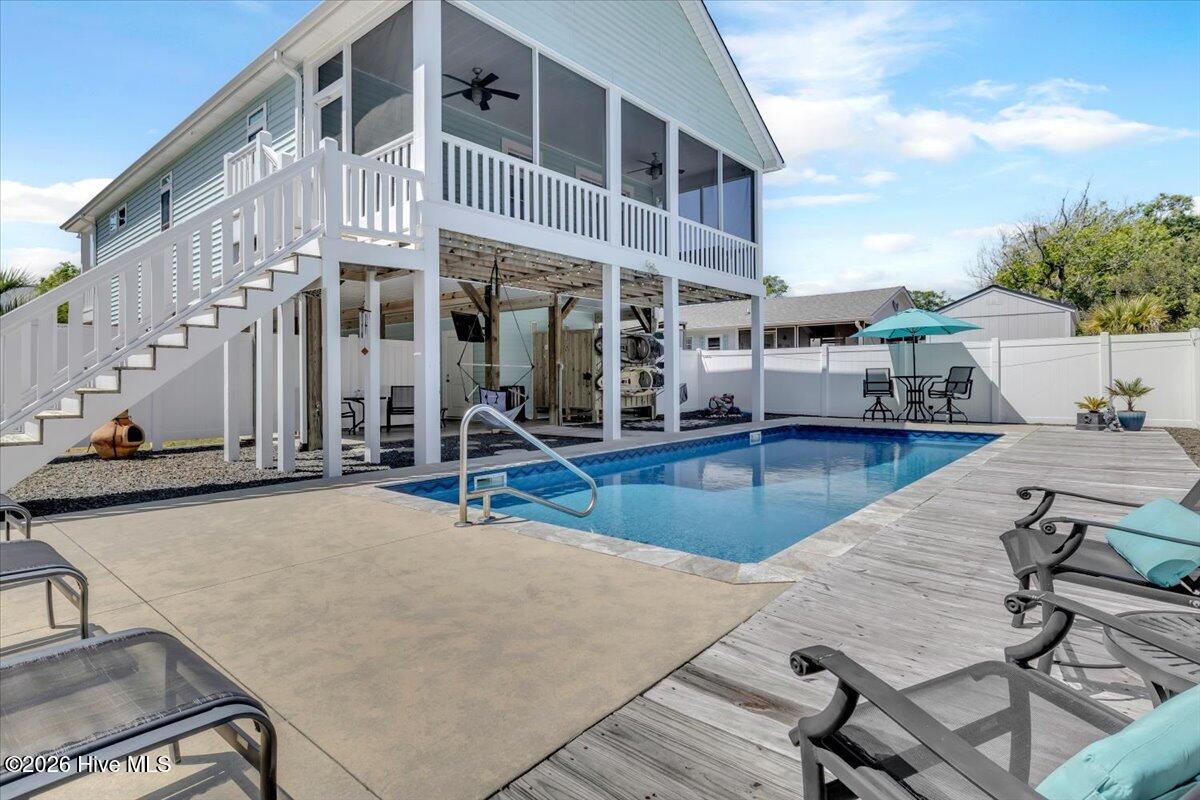 804 E Oak Island Drive