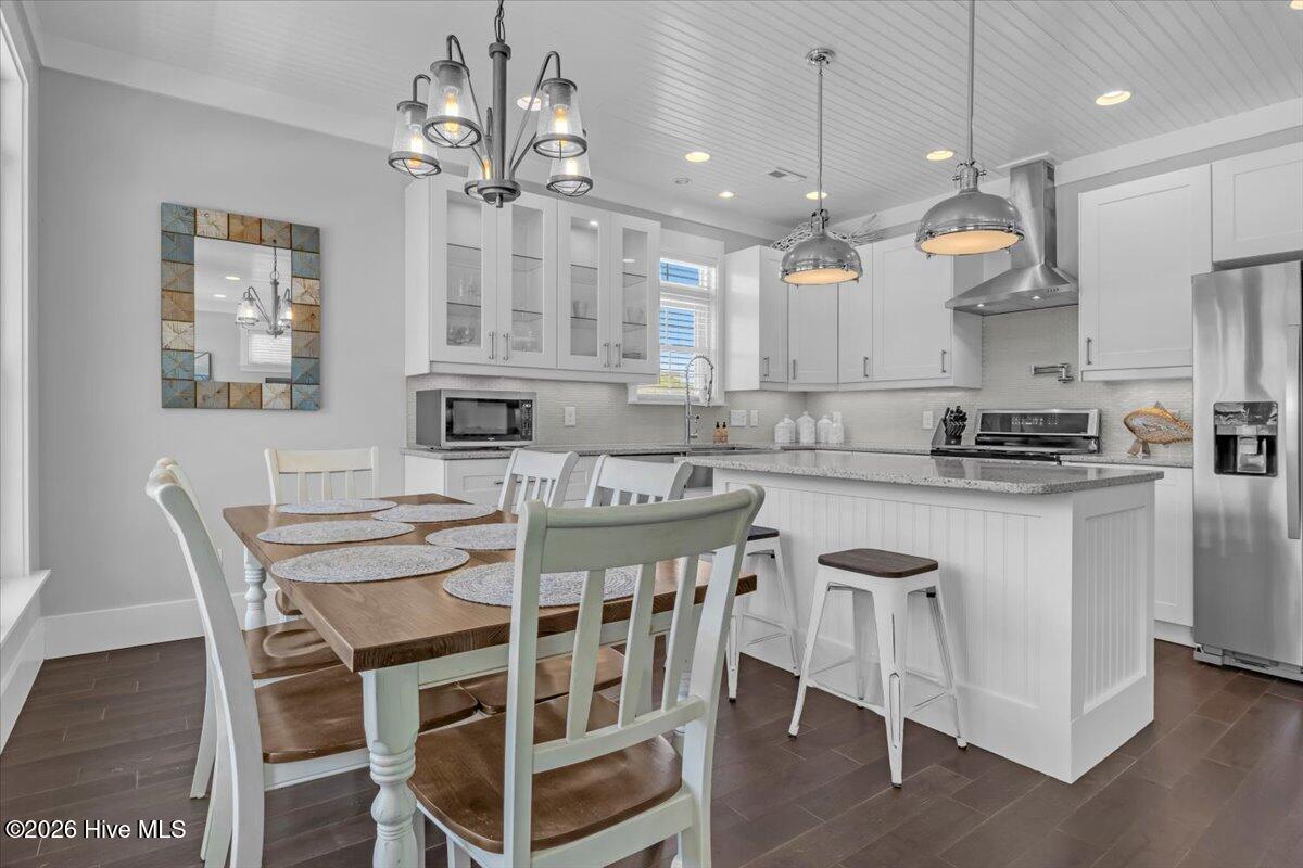 804 E Oak Island Drive