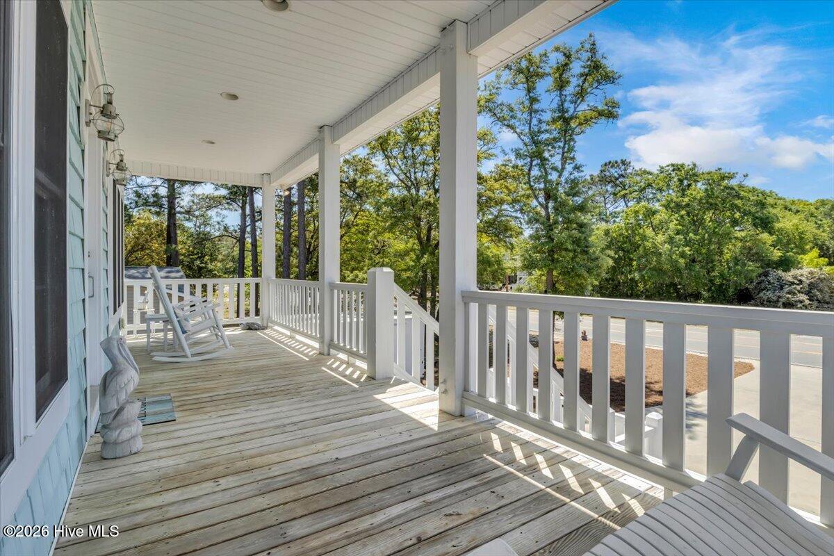 804 E Oak Island Drive