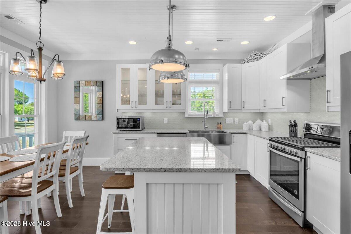 804 E Oak Island Drive